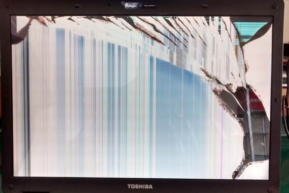 LCD Laptop Jual dan jasa penggantian LCD laptop pecah, bergaris horizontal /vertikal, flicker /kedip, berembun kena air, blank, white /black spot, berjamur, dll...