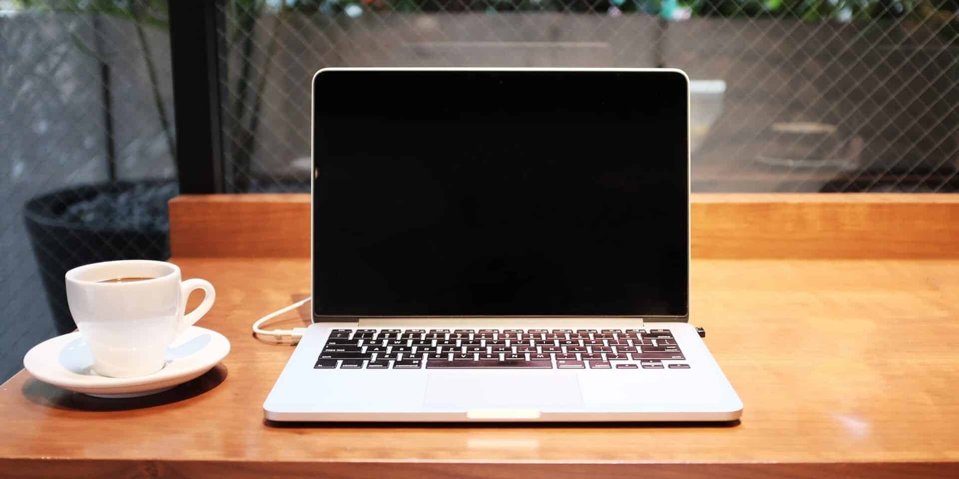 Service Laptop Blank