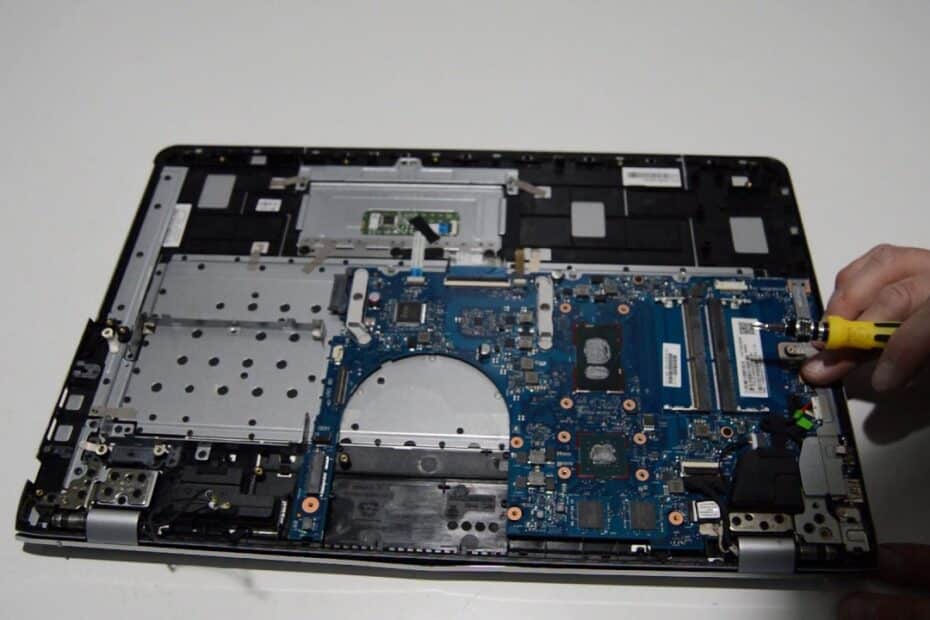 Casing Laptop Jual casing laptop bagian LCD panel, LCD bezel, Upper case dan lower case. Solusi untuk masalah casing laptop retak, patah, renggang, pecah, tidak bisa tutup rapat, tidak bisa buka tutup LCD. Lebih rapih dan tahan lama dibanding hanya direpair menggunakan lem.