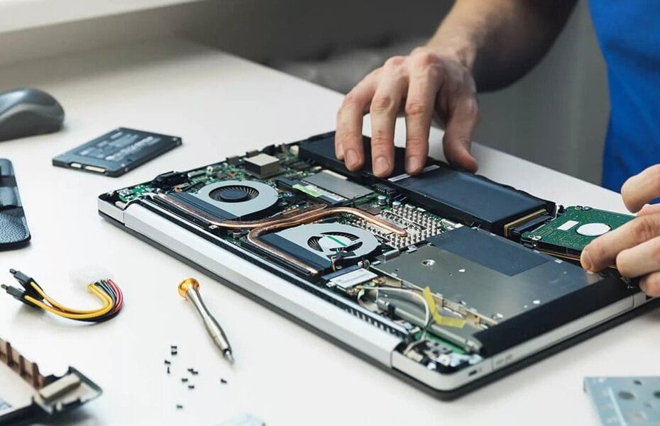 LCD laptop kedip, flicker, berbayang